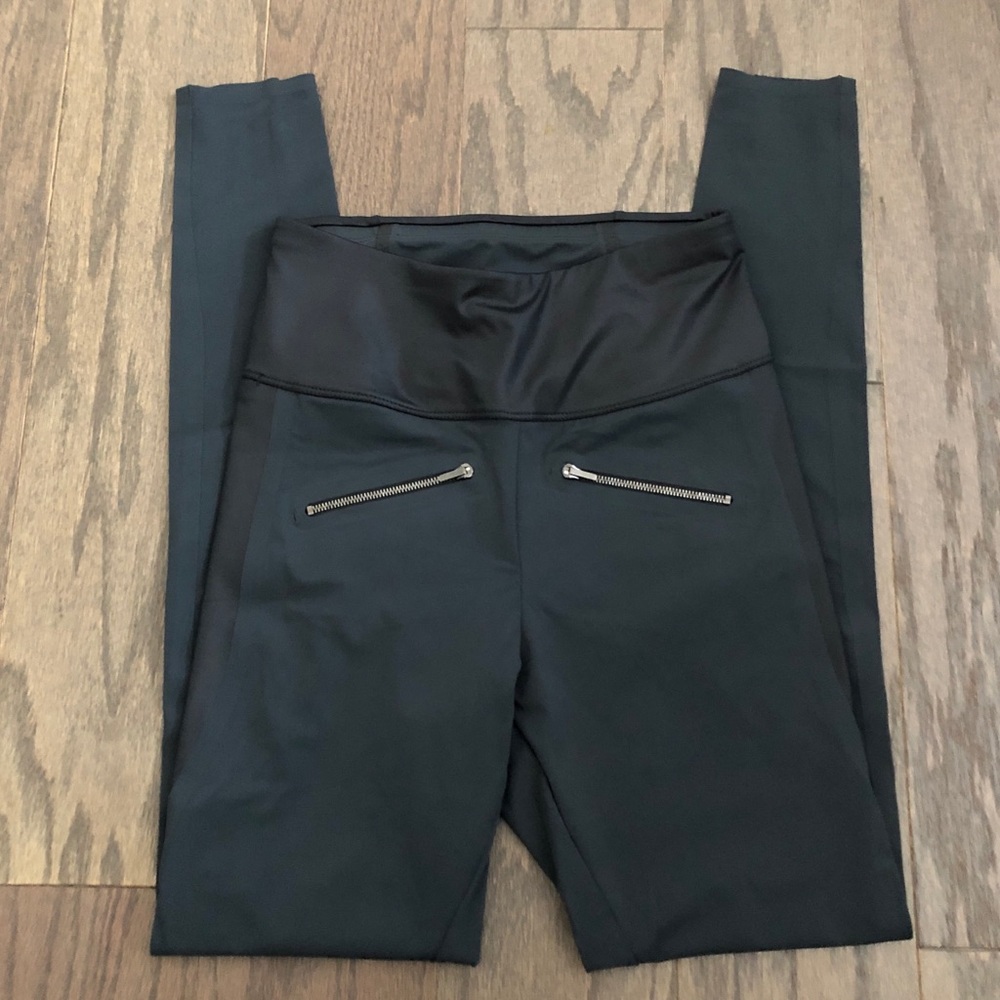 ADAY Throw It Higher High Waisted leggings - Picture 2 of 7